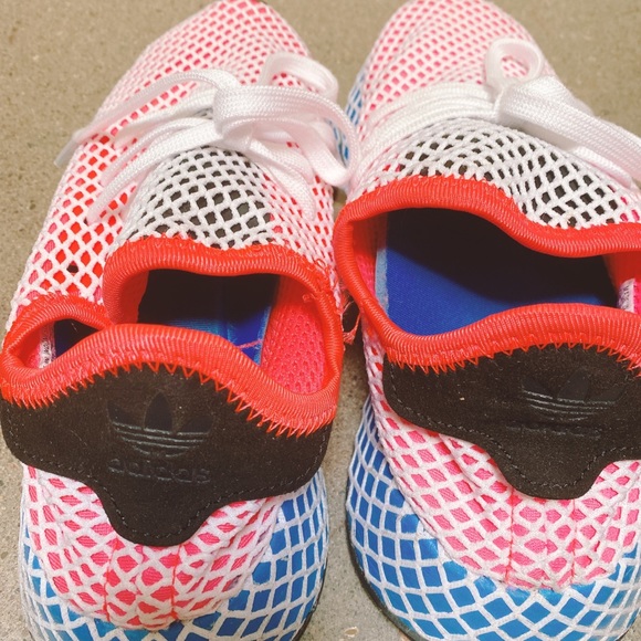 Sneaker - Picture 3 of 4